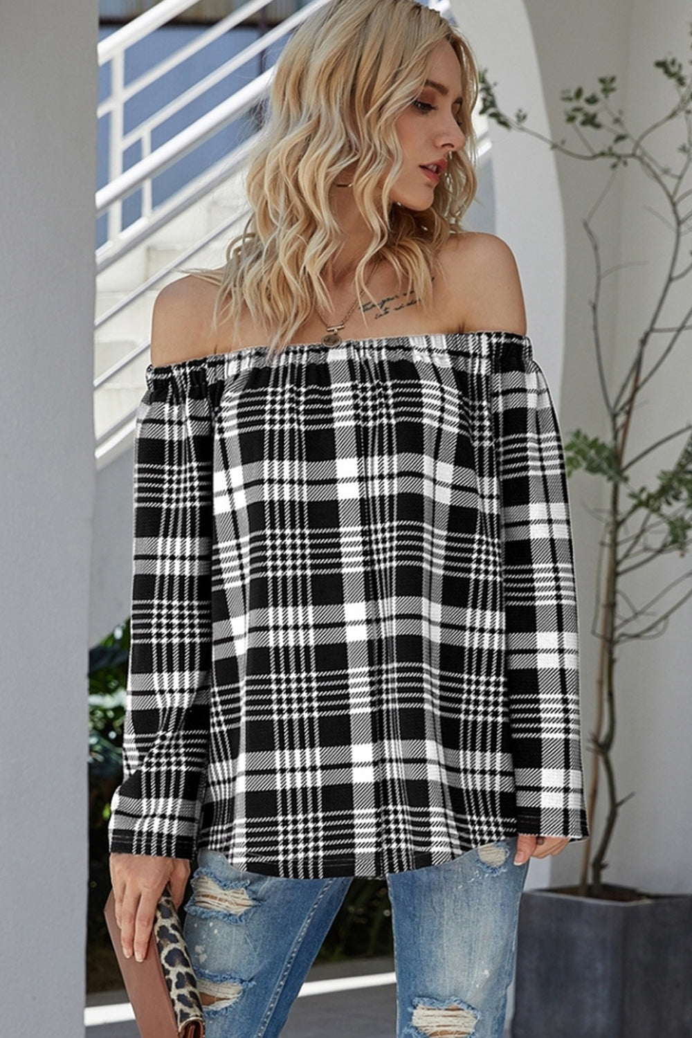 elveswallet Off-the-shoulder Check Sweater