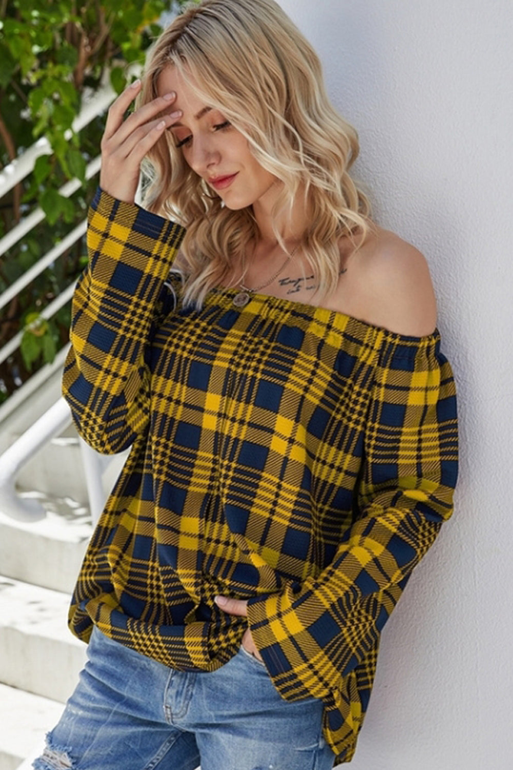 elveswallet Off-the-shoulder Check Sweater