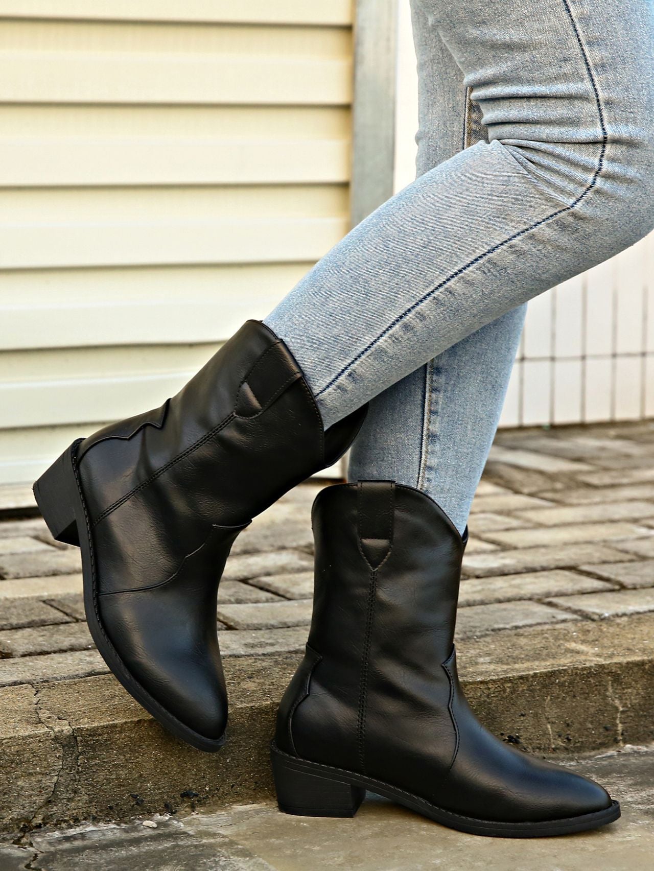 elveswallet Chunky heel Cavalier Martin short boots