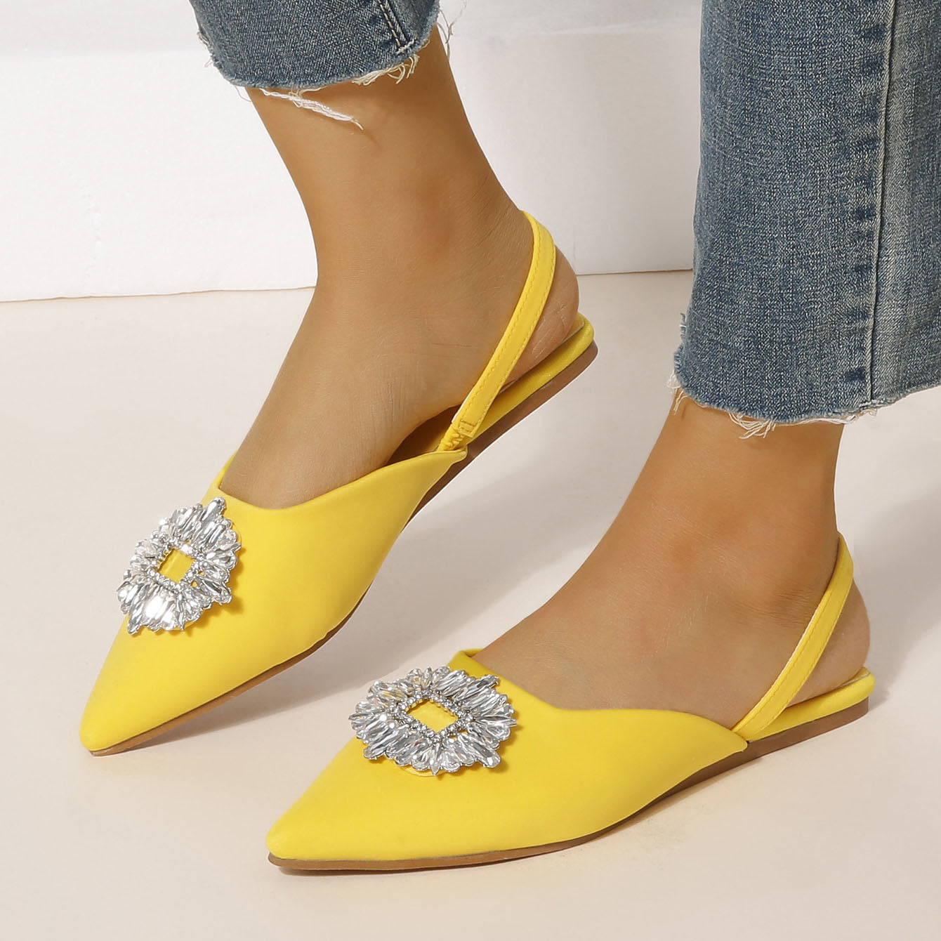 elveswallet Pointed Toe Rhinestones Flat Sandals