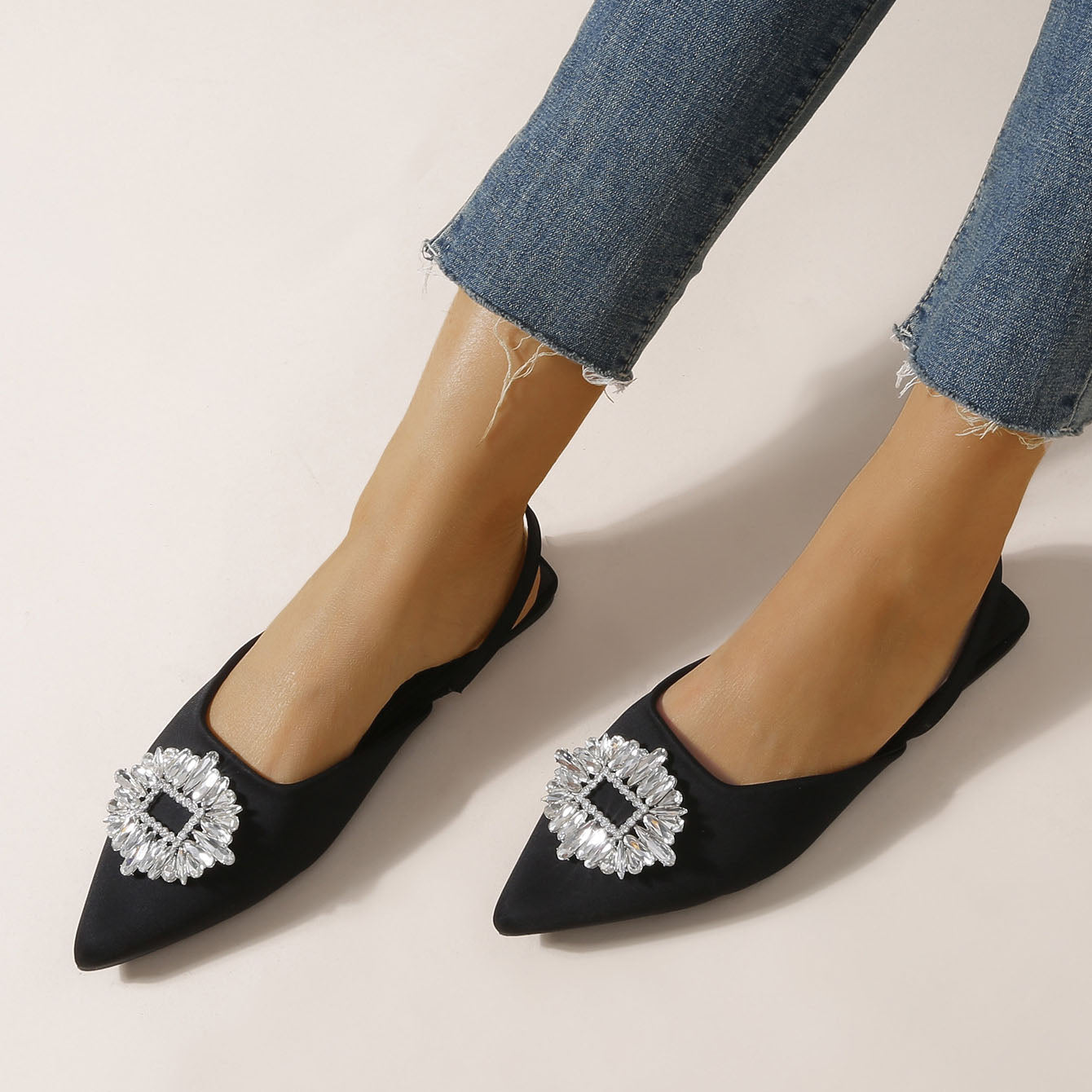 elveswallet Pointed Toe Rhinestones Flat Sandals