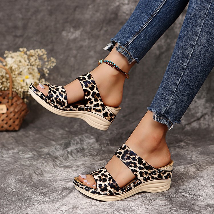 elveswallet Round Toe Leopard Wedge Slippers