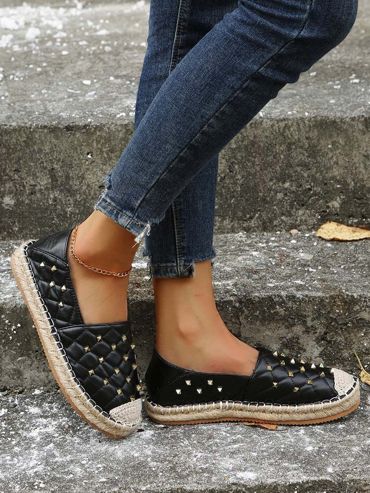 elveswallet Diamond-stitched Stud Flats