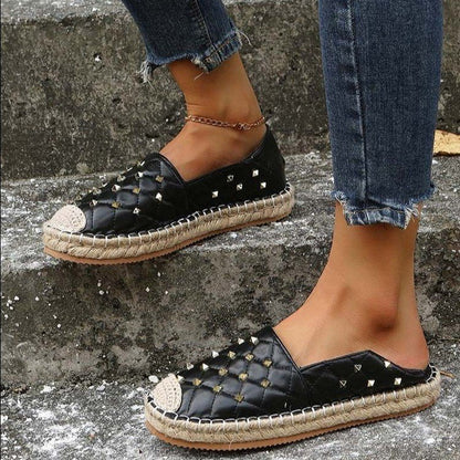 elveswallet Diamond-stitched Stud Flats