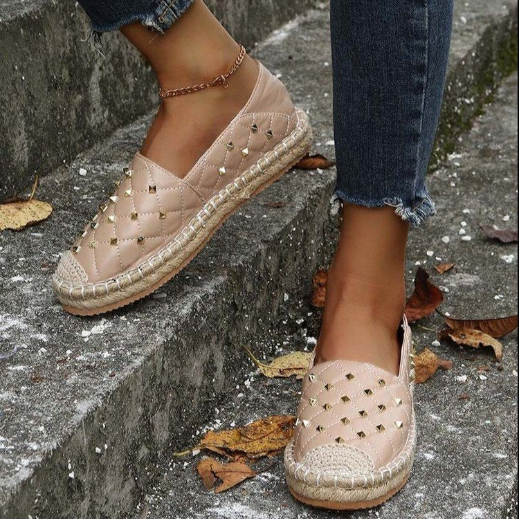 elveswallet Diamond-stitched Stud Flats