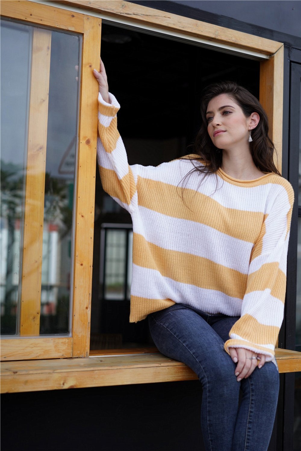 elveswallet Leisutr Striped Round Neck Sweater