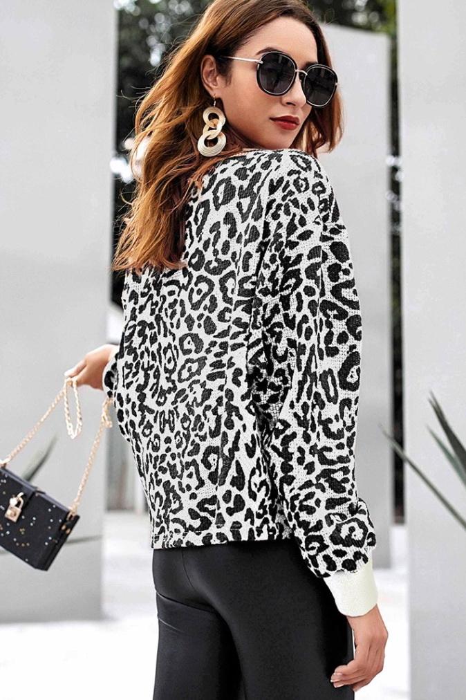 elveswallet Leopard Round Neck Loose Sweater